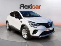 Usado Renault Captur Equilibre 100 CV (73 kW) 2023 Blanco SUV