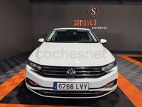 Usado VW Passat Executive 150 CV (110 kW) 2022 Blanco Familiar
