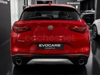 Usado Alfa Romeo Stelvio Super 201 CV (147 kW) 2018 Rojo SUV
