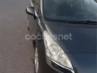 Usado Peugeot 5008 Style 115 CV (84 kW) 2013 Negro Monovolumen