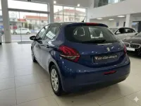 Usado Peugeot 208 Active 82 CV (60 kW) 2016 Azul Utilitario