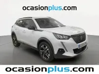 Usado Peugeot 2008 Allure 100 CV (73 kW) 2022 Blanco SUV
