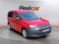 Usado VW Caddy 102 CV (75 kW) 2021 Rojo Monovolumen