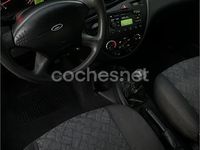 Käytetty Ford Focus Ambiente 100 HP (73 kW) 2002 Harmaa Sedan
