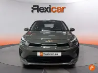 Usado Kia Rio 84 CV (61 kW) 2023 Gris Berlina