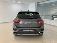 Usado VW T-Roc Advance 150 CV (110 kW) 2021 Gris / plata SUV