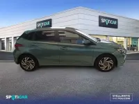 Usado Hyundai i20 101 CV (74 kW) 2025 Verde Utilitario