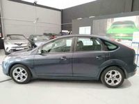 Usado Ford Focus Ghia 116 CV (85 kW) 2008 Gris Berlina