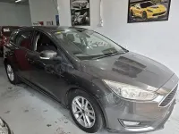 Usado Ford Focus 125 CV (91 kW) 2015 Gris / plata Berlina