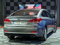 Usado Hyundai i40 115 CV (84 kW) 2016 Gris / plata Berlina