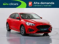Usado Ford Focus ST-Line 125 CV (91 kW) 2021 Rojo Utilitario