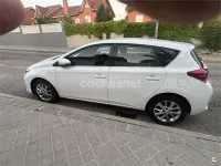 Usado Toyota Auris Active 132 CV (97 kW) 2015 Blanco Berlina