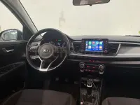 Usado Kia Rio 100 CV (73 kW) 2020 Marrón Berlina