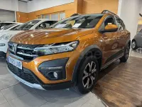 Usado Dacia Sandero Comfort 91 CV (66 kW) 2021 Naranja Berlina