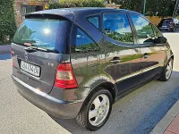 Usado Mercedes A160 Elegance 60 CV (44 kW) 2000 Gris / plata Utilitario