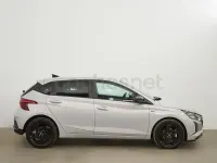 Nuevo Hyundai i20 Blackline 90 CV (66 kW) 2026 Gris / plata Utilitario