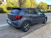 Usado VW Polo R-line 110 CV (80 kW) 2024 Gris / plata Berlina