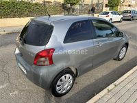 Usado Toyota Yaris 90 CV (66 kW) 2007 Gris / plata Utilitario