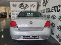 Usado Fiat Linea Dynamic 120 CV (88 kW) 2009 Gris / plata Berlina