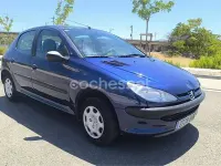 Usado Peugeot 206 75 CV (55 kW) 2000 Azul Berlina