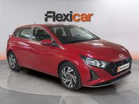 Usado Hyundai i20 101 CV (74 kW) 2024 Rojo Utilitario