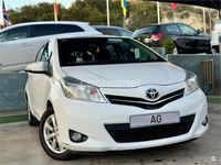 Usado Toyota Yaris Active 69 CV (50 kW) 2013 Blanco Berlina