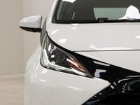 Usado Toyota Aygo X-play 69 CV (50 kW) 2018 Blanco Utilitario