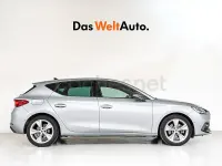 Usado Seat Leon FR 130 CV (95 kW) 2023 Gris plata Berlina