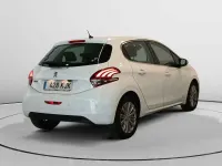 Usado Peugeot 208 Allure 110 CV (80 kW) 2018 Blanco Utilitario