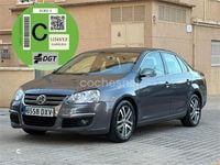 Usado VW Jetta Advance 115 CV (84 kW) 2006 Gris / plata Berlina