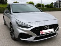 Usado Hyundai i30 N Line 100 CV (73 kW) 2025 Gris / plata Berlina