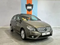 Usado Mercedes B180 109 CV (80 kW) 2014 Marrón Monovolumen