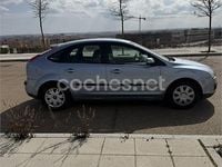 Usado Ford Focus Trend 109 CV (80 kW) 2005 Azul Berlina