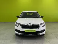 Usado Skoda Kamiq Ambition 110 CV (80 kW) 2021 Blanco SUV