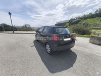 Usado Toyota Yaris Hybrid Active 100 CV (73 kW) 2017 Negro Berlina