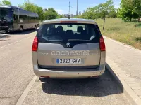 Usado Peugeot 5008 Premium 150 CV (110 kW) 2010 Beige Monovolumen