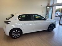 Usado Peugeot 208 Style 102 CV (75 kW) 2024 Blanco Utilitario