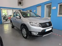 Usado Dacia Sandero Stepway 90 CV (66 kW) 2014 Gris / plata Berlina