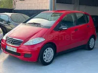 Usado Mercedes A150 Elegance 95 CV (69 kW) 2008 Rojo Monovolumen
