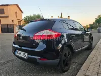 Usado Renault Mégane Privilege 130 CV (95 kW) 2010 Azul Berlina