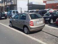 Usado Skoda Fabia 64 CV (47 kW) 2006 Beige Berlina