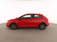 Usado Seat Ibiza Reference 70 CV (51 kW) 2014 Rojo Berlina