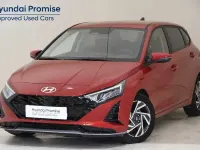 Usado Hyundai i20 100 CV (73 kW) 2025 Rojo Utilitario