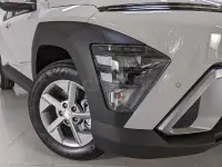 Usado Hyundai Kona 129 CV (94 kW) 2025 Gris / plata SUV
