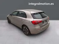 Usado Mercedes A180 109 CV (80 kW) 2020 Gris Utilitario