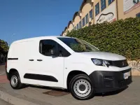 Usado Peugeot Partner Premium 102 CV (75 kW) 2021 Blanco Monovolumen