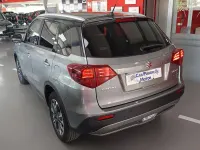 Usado Suzuki Vitara GLX 129 CV (94 kW) 2023 Gris / plata SUV