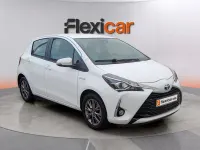 Usado Toyota Yaris Hybrid Active 100 CV (73 kW) 2018 Blanco Berlina