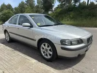 Usado Volvo S60 170 CV (125 kW) 2003 Gris / plata Berlina
