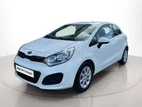 Usado Kia Rio 85 CV (62 kW) 2014 Blanco Berlina